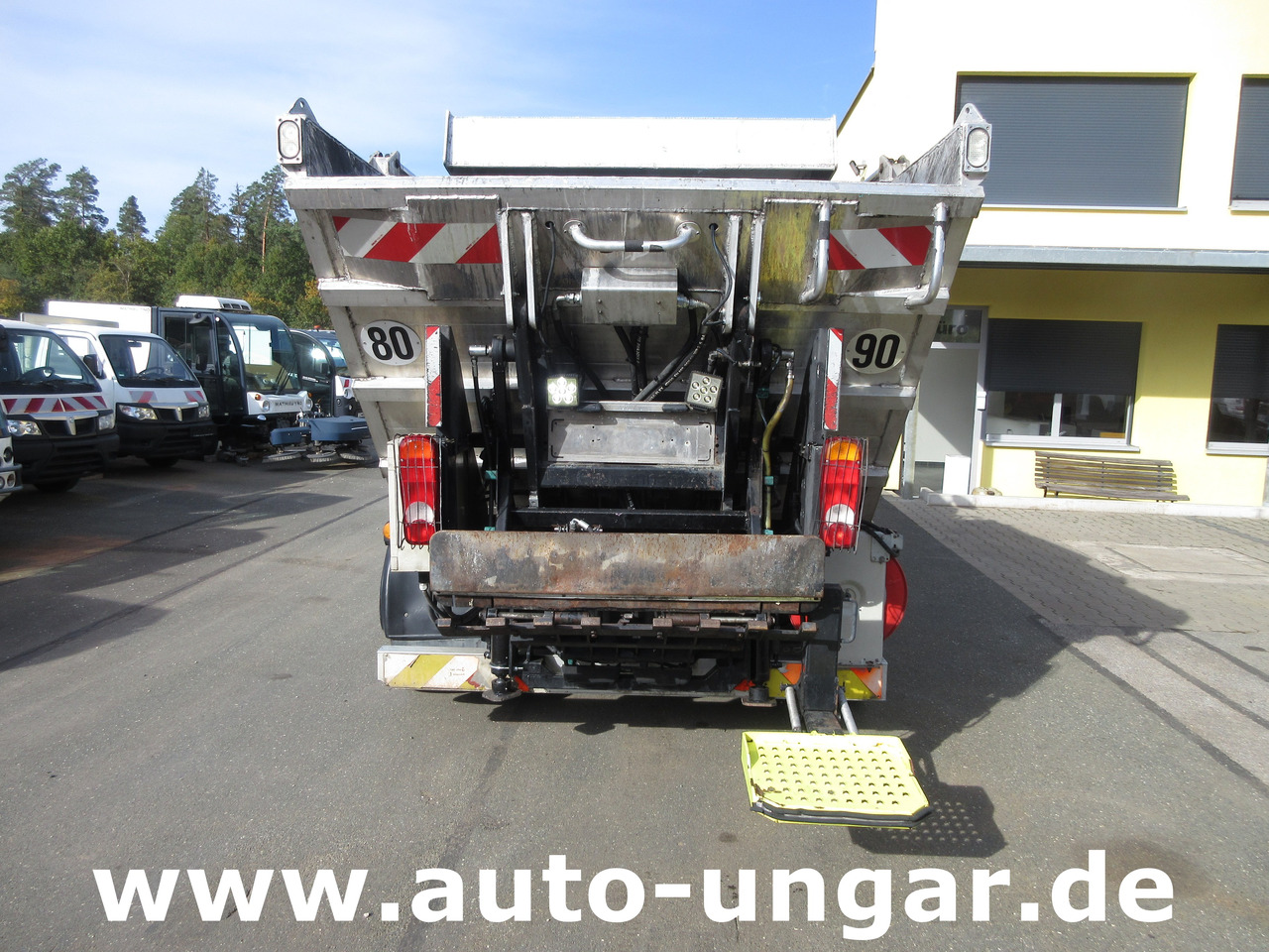 Isuzu NPR 75 Müllwagen Provence Benne - Faun Lifter Presse Kipper Trittbrett Bj 12 - Prügiauto: pilt 3 Isuzu NPR 75 Müllwagen Provence Benne - Faun Lifter Presse Kipper Trittbrett Bj 12 - Prügiauto: pilt 3
