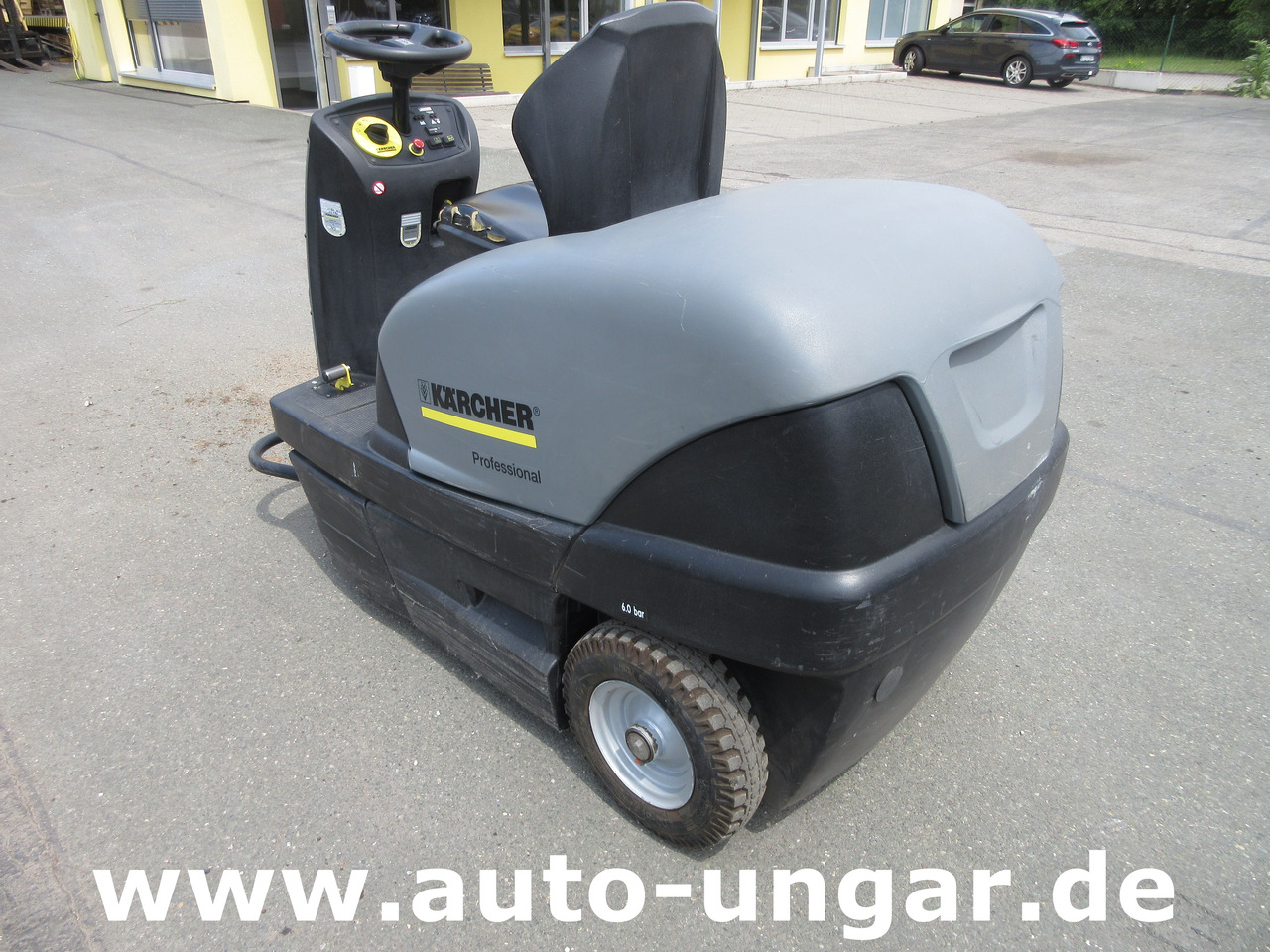 KÄRCHER KM 100/100 RBP Pack 1.280-112.0 elektrische Parkplatzkehrmaschine Hallenkehrmaschine Elektro - Tänavapühkimismasin: pilt 5 KÄRCHER KM 100/100 RBP Pack 1.280-112.0 elektrische Parkplatzkehrmaschine Hallenkehrmaschine Elektro - Tänavapühkimismasin: pilt 5