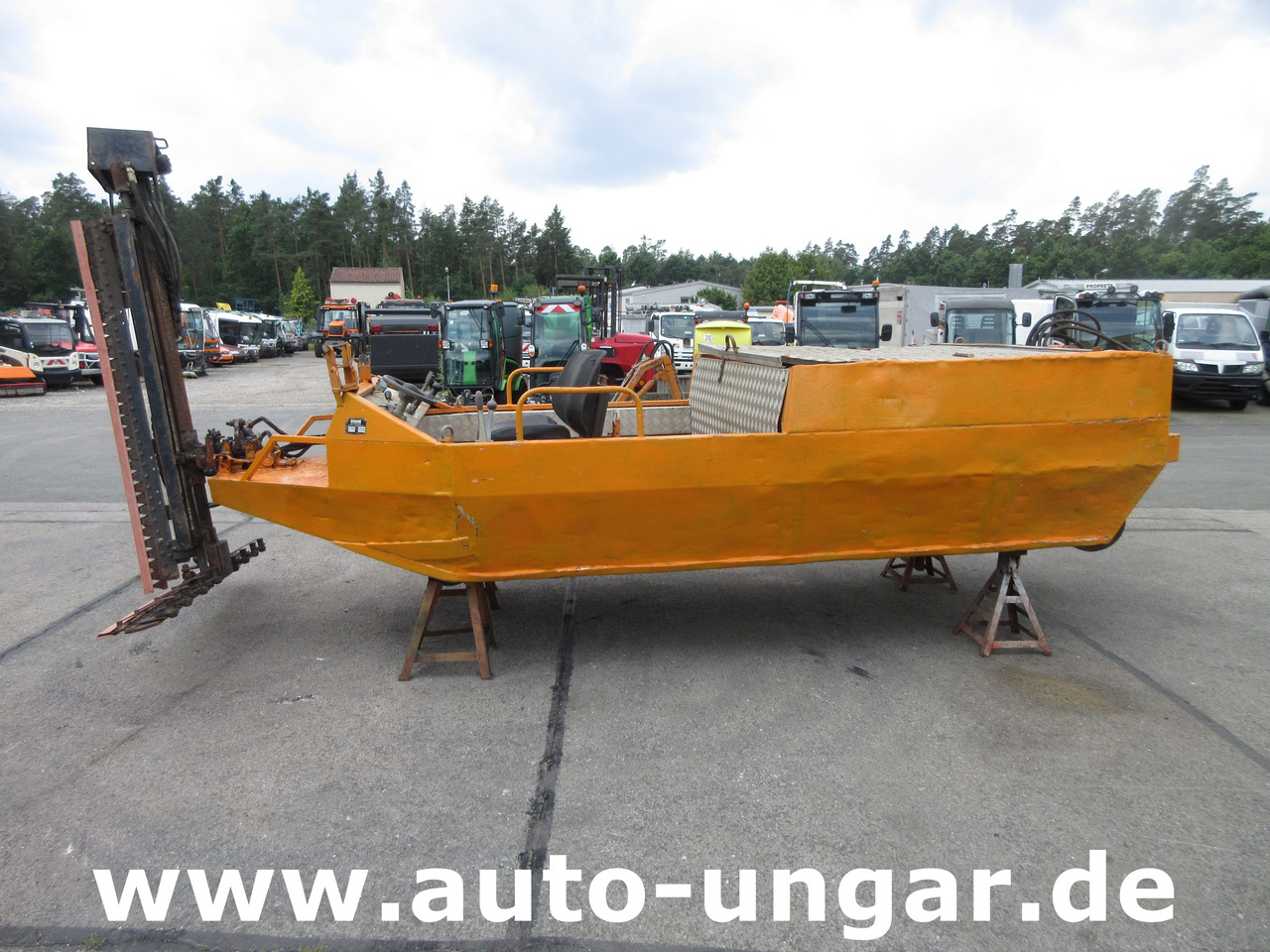 Gödde Mähboot O 420 T-Mähbalken + Seitenmäher Aquatic Weed Harvester - Kommunaal-/ Erisõiduk: pilt 2 Gödde Mähboot O 420 T-Mähbalken + Seitenmäher Aquatic Weed Harvester - Kommunaal-/ Erisõiduk: pilt 2