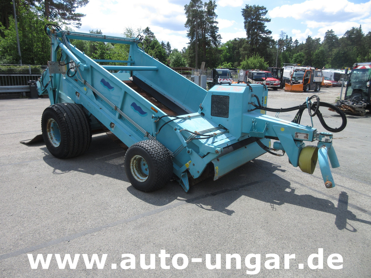 Kässbohrer BeachTech STR 2000 BeachCleaner Strandreiniger καθαριστής παραλίας - Kommunaal-/ Erisõiduk: pilt 1 Kässbohrer BeachTech STR 2000 BeachCleaner Strandreiniger καθαριστής παραλίας - Kommunaal-/ Erisõiduk: pilt 1