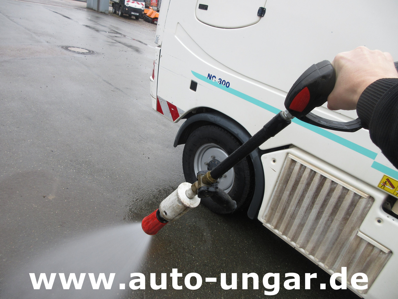 Multicar Tremo X56 4x4x4 CMAR NC300 Schwemmfahrzeug Bj. 2014 EU5 Hochdruck - Kommunaal-/ Erisõiduk: pilt 3 Multicar Tremo X56 4x4x4 CMAR NC300 Schwemmfahrzeug Bj. 2014 EU5 Hochdruck - Kommunaal-/ Erisõiduk: pilt 3