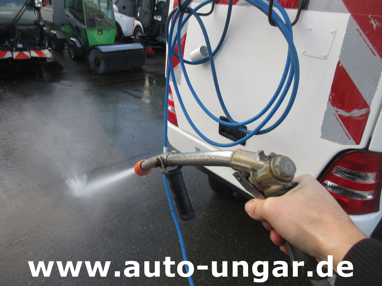 Multicar Tremo X56 CMAR LC 860 Schwemmfahrzeug Streetwasher 4x4x4 Baujahr 2014 EU5 - Kommunaal-/ Erisõiduk: pilt 4 Multicar Tremo X56 CMAR LC 860 Schwemmfahrzeug Streetwasher 4x4x4 Baujahr 2014 EU5 - Kommunaal-/ Erisõiduk: pilt 4