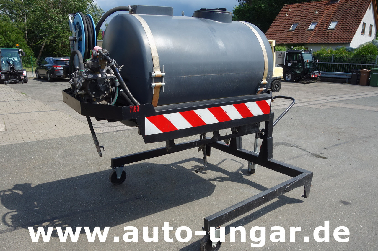 NILFISK CR3500 Wasserfass mit Pumpe + Schlauchhaspel Schmidt Multigo Schwemmaufbau - Kommunaal-/ Erisõiduk: pilt 3 NILFISK CR3500 Wasserfass mit Pumpe + Schlauchhaspel Schmidt Multigo Schwemmaufbau - Kommunaal-/ Erisõiduk: pilt 3