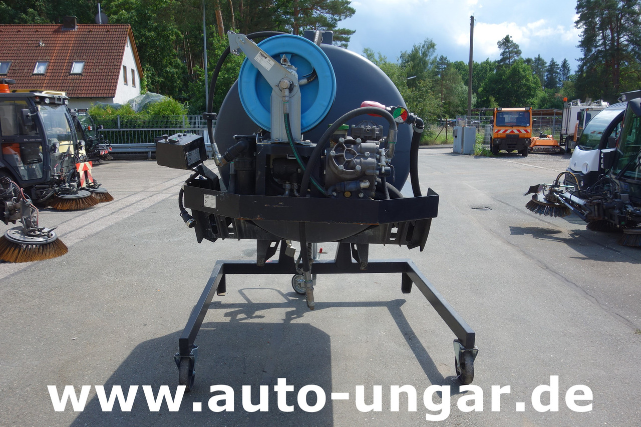 NILFISK CR3500 Wasserfass mit Pumpe + Schlauchhaspel Schmidt Multigo Schwemmaufbau - Kommunaal-/ Erisõiduk: pilt 2 NILFISK CR3500 Wasserfass mit Pumpe + Schlauchhaspel Schmidt Multigo Schwemmaufbau - Kommunaal-/ Erisõiduk: pilt 2
