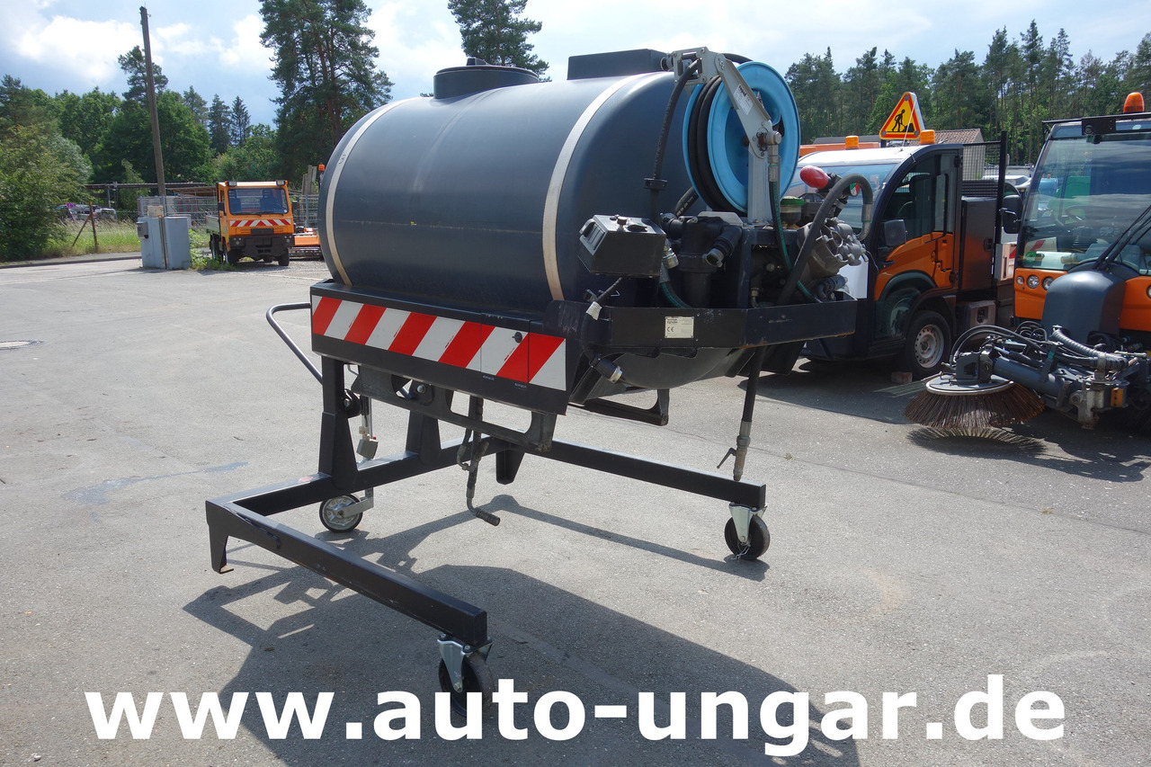 NILFISK CR3500 Wasserfass mit Pumpe + Schlauchhaspel Schmidt Multigo Schwemmaufbau - Kommunaal-/ Erisõiduk: pilt 1 NILFISK CR3500 Wasserfass mit Pumpe + Schlauchhaspel Schmidt Multigo Schwemmaufbau - Kommunaal-/ Erisõiduk: pilt 1