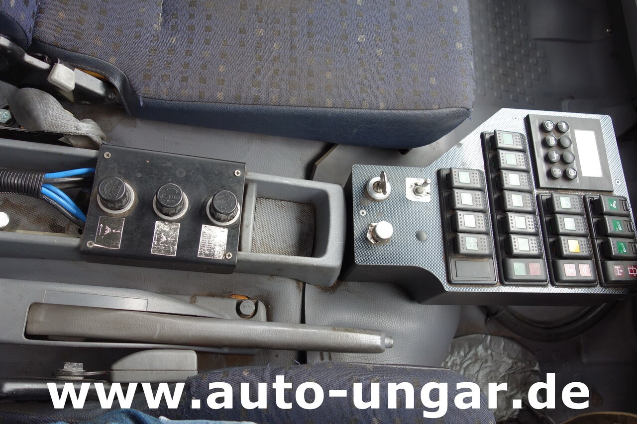 Tänavapühkimismasin Mitsubishi Fuso Canter 7C15 mit Brock SL 140/2 Kehrmaschine Euro 4: pilt 11