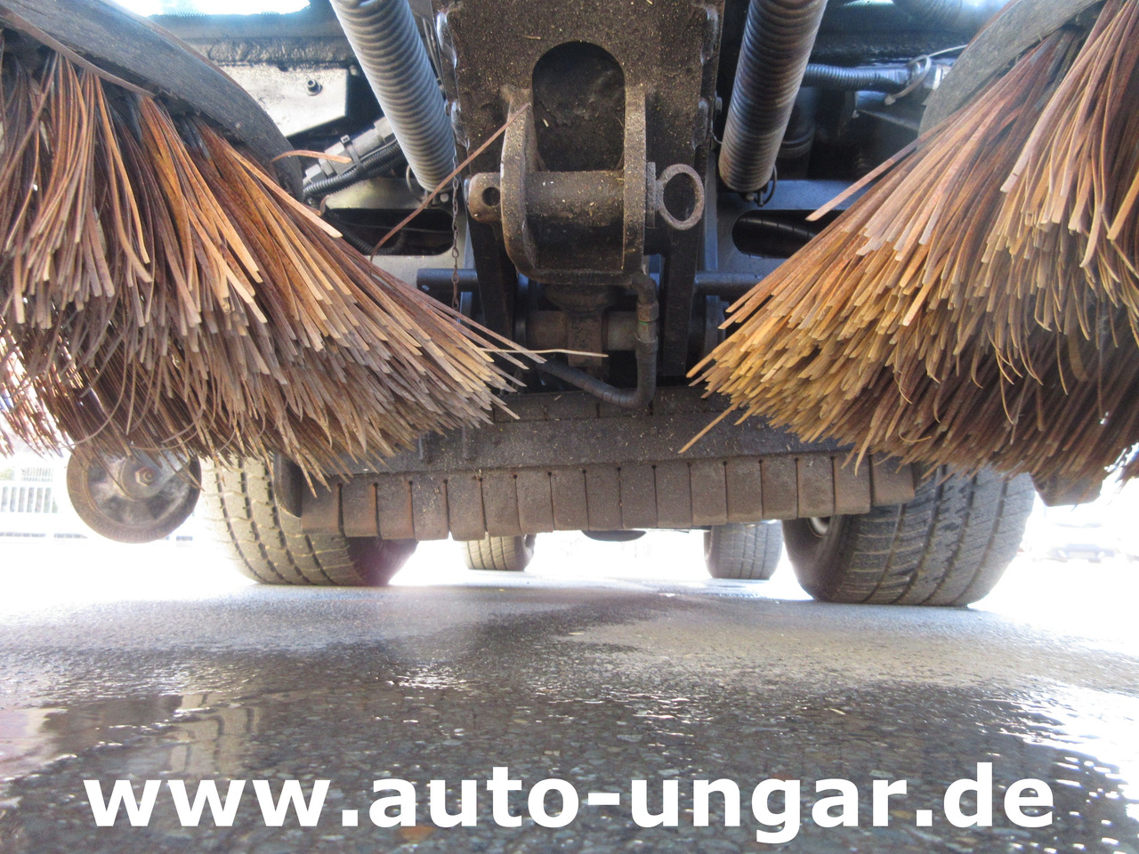 Tänavapühkimismasin NILFISK CR3500 CityRanger Schmidt Flexigo Multigo 4x4 Kehrmaschine Geräteträger: pilt 12 Tänavapühkimismasin NILFISK CR3500 CityRanger Schmidt Flexigo Multigo 4x4 Kehrmaschine Geräteträger: pilt 12