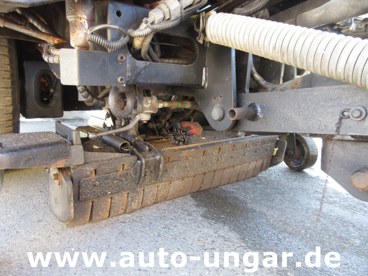 Tänavapühkimismasin NILFISK CR3500 CityRanger Schmidt Flexigo Multigo 4x4 Kehrmaschine Geräteträger: pilt 23 Tänavapühkimismasin NILFISK CR3500 CityRanger Schmidt Flexigo Multigo 4x4 Kehrmaschine Geräteträger: pilt 23