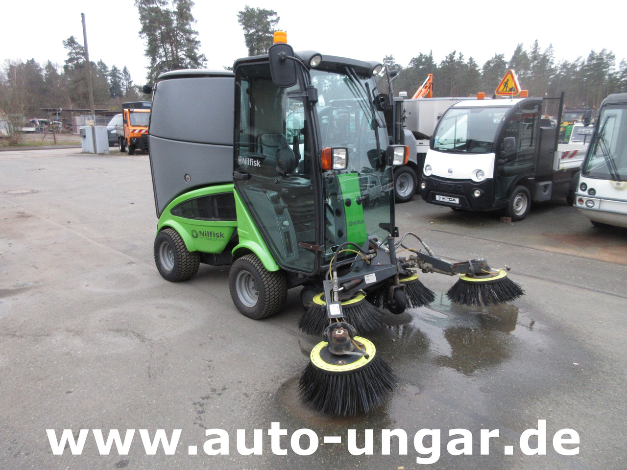 Nilfisk CR 2250 Egholm Bj. 2015 Kehrmaschine 4x4 Perkins Diesel Knicklenkung - Tänavapühkimismasin: pilt 1 Nilfisk CR 2250 Egholm Bj. 2015 Kehrmaschine 4x4 Perkins Diesel Knicklenkung - Tänavapühkimismasin: pilt 1