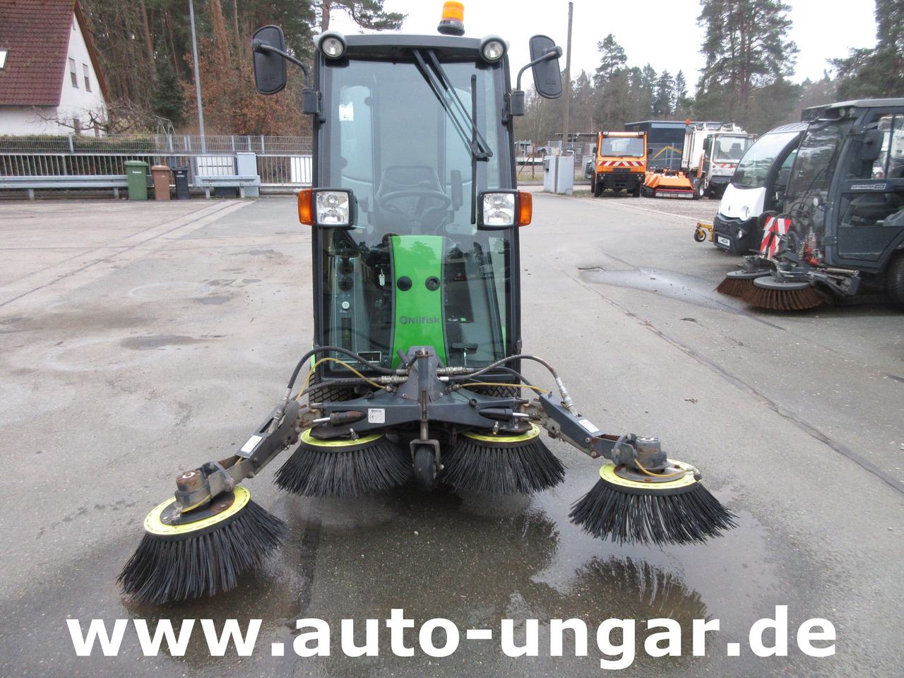 Nilfisk CR 2250 Egholm Bj. 2015 Kehrmaschine 4x4 Perkins Diesel Knicklenkung - Tänavapühkimismasin: pilt 2 Nilfisk CR 2250 Egholm Bj. 2015 Kehrmaschine 4x4 Perkins Diesel Knicklenkung - Tänavapühkimismasin: pilt 2
