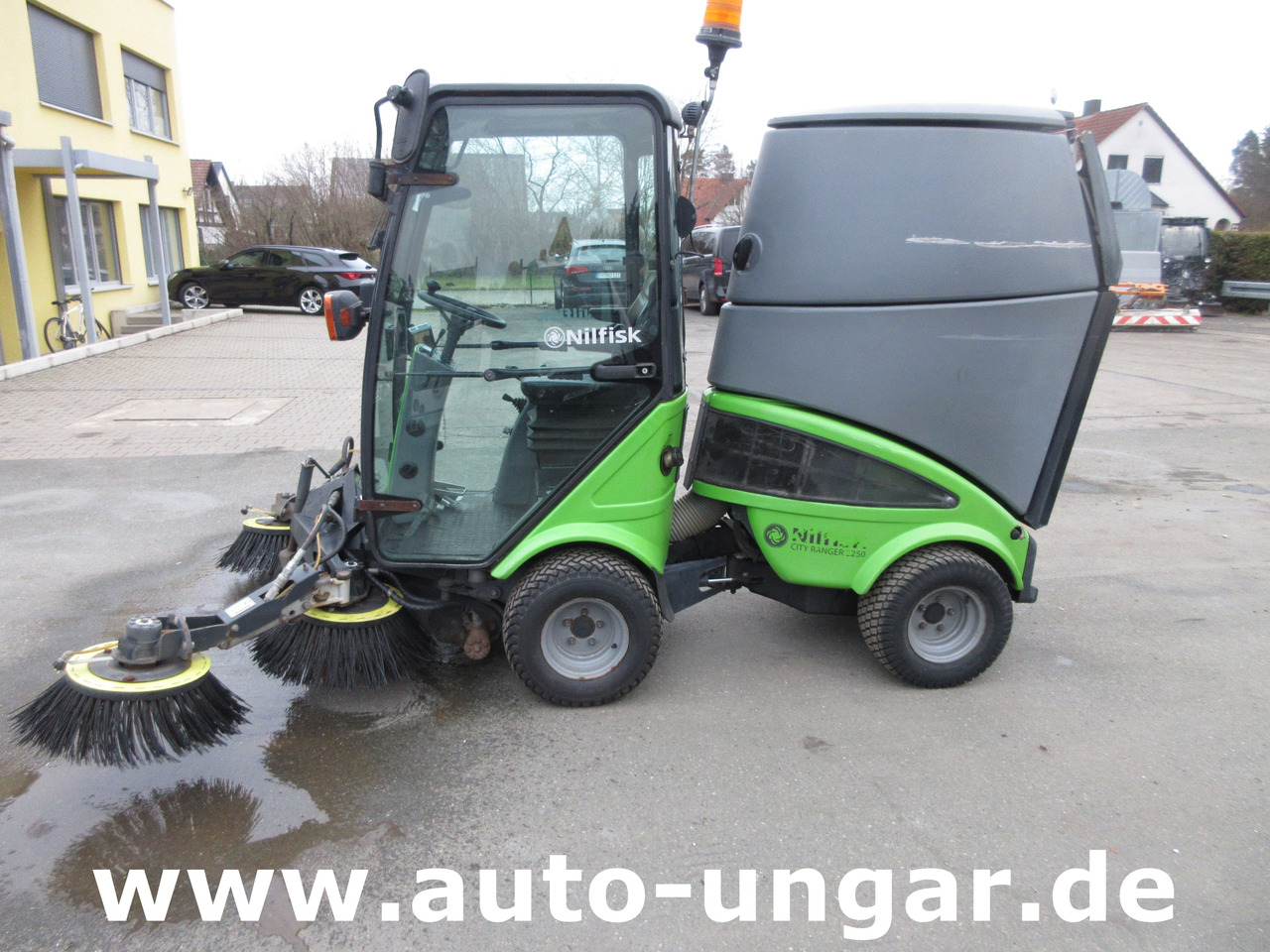 Nilfisk CR 2250 Egholm Bj. 2015 Kehrmaschine 4x4 Perkins Diesel Knicklenkung - Tänavapühkimismasin: pilt 4 Nilfisk CR 2250 Egholm Bj. 2015 Kehrmaschine 4x4 Perkins Diesel Knicklenkung - Tänavapühkimismasin: pilt 4