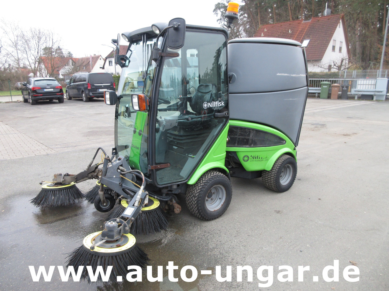 Nilfisk CR 2250 Egholm Bj. 2015 Kehrmaschine 4x4 Perkins Diesel Knicklenkung - Tänavapühkimismasin: pilt 3 Nilfisk CR 2250 Egholm Bj. 2015 Kehrmaschine 4x4 Perkins Diesel Knicklenkung - Tänavapühkimismasin: pilt 3