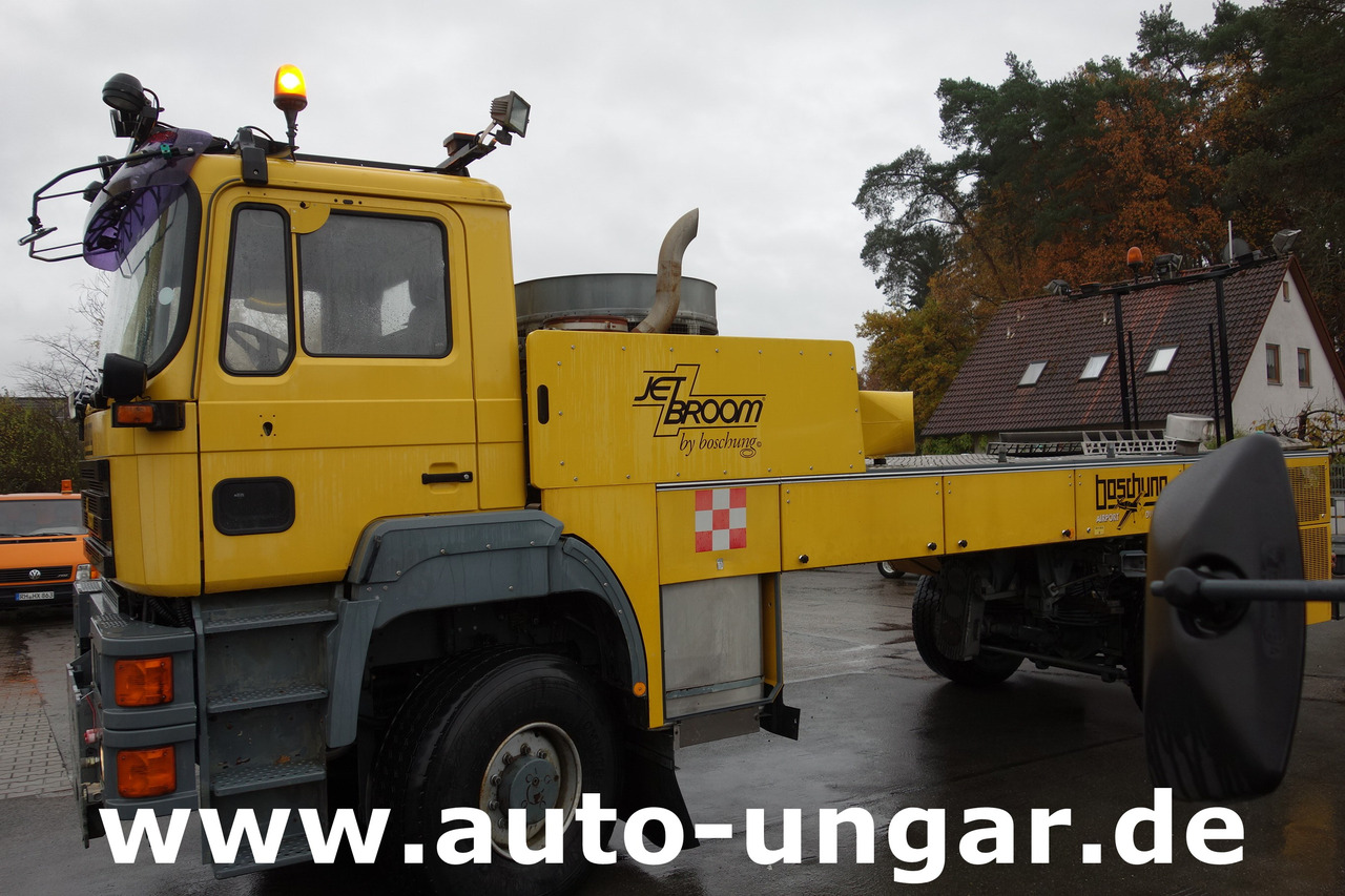 MAN Boschung BJB 8000 Speed Broom 4x4 Offroad Trial Flughafen - Õhusõidukite maapealsed teenindusseadmed, Õhusõidukite maapealsed teenindusseadmed: pilt 4 MAN Boschung BJB 8000 Speed Broom 4x4 Offroad Trial Flughafen - Õhusõidukite maapealsed teenindusseadmed, Õhusõidukite maapealsed teenindusseadmed: pilt 4