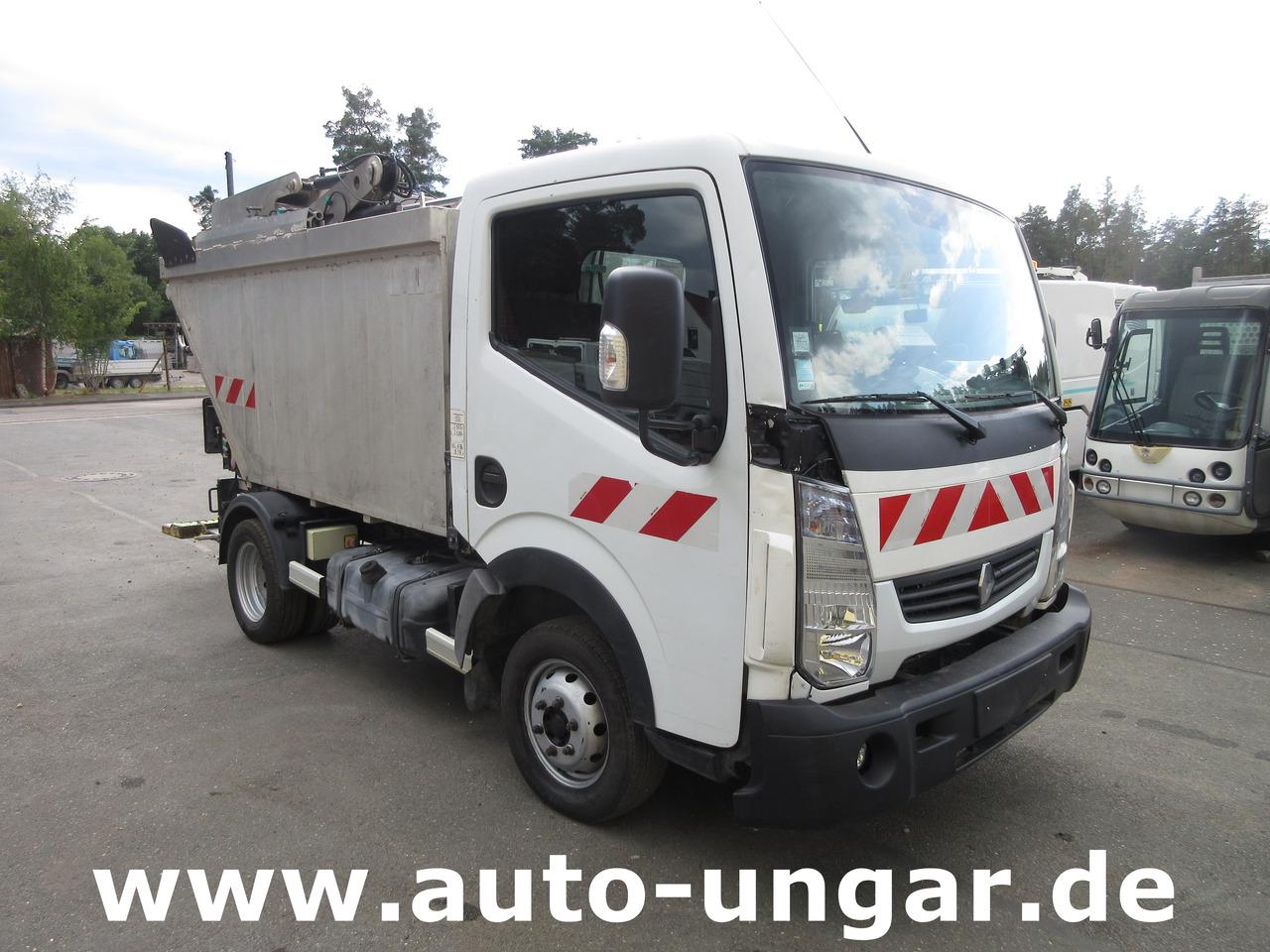 RENAULT Maxity 3.500kg Faun Provence Benne Müllwagen 5m³ Alumulde mit Presse - Prügiauto: pilt 1 RENAULT Maxity 3.500kg Faun Provence Benne Müllwagen 5m³ Alumulde mit Presse - Prügiauto: pilt 1