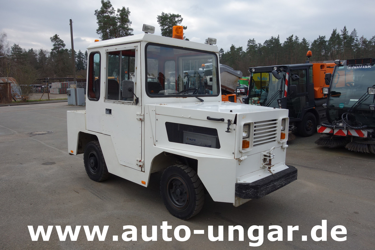 ROFAN ZD44F Jenbacher Pushback Pull - Tractor GSE Gepäckschlepper Industrieschlepper - Pagasiveok: pilt 1 ROFAN ZD44F Jenbacher Pushback Pull - Tractor GSE Gepäckschlepper Industrieschlepper - Pagasiveok: pilt 1