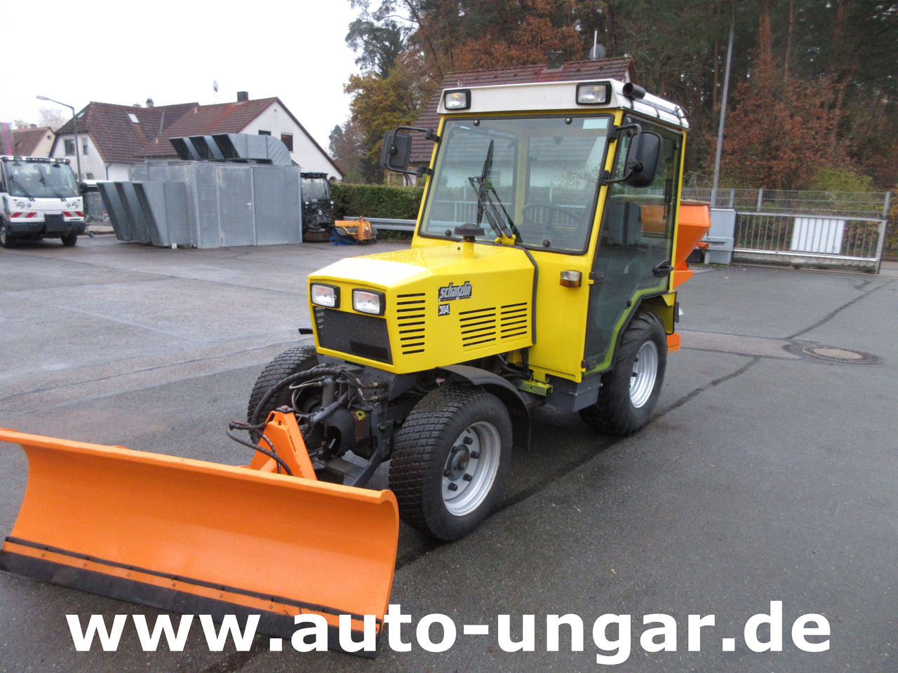 Munitsipaaltraktor Schanzlin 304 Diesel 4x4 Winterdienst Pflug & Streuer 2-Sitzer Zapfwelle: pilt 12