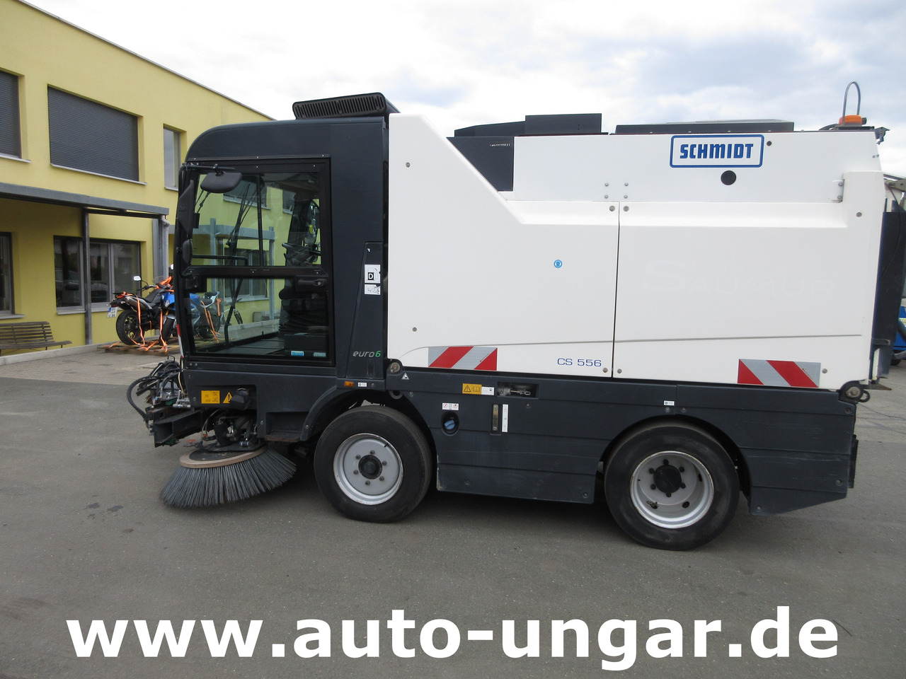 Schmidt Cleango 500 CS556 Euro 6 mit Wildkrautbesen Kehrmaschine aus 1. Hand - Tänavapühkimismasin: pilt 4 Schmidt Cleango 500 CS556 Euro 6 mit Wildkrautbesen Kehrmaschine aus 1. Hand - Tänavapühkimismasin: pilt 4