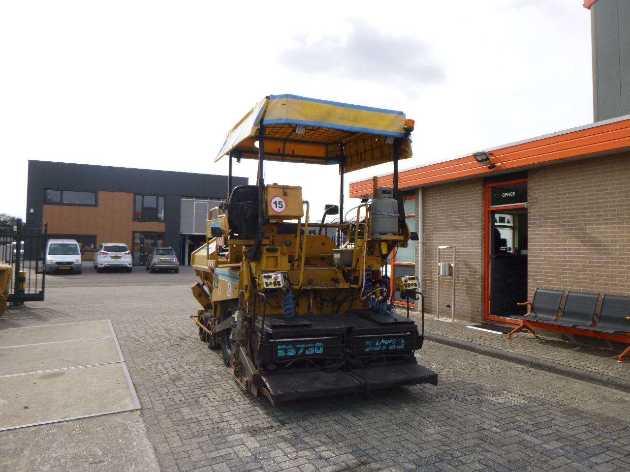 CATERPILLAR BB730 - Asfaldilaotur: pilt 3 CATERPILLAR BB730 - Asfaldilaotur: pilt 3
