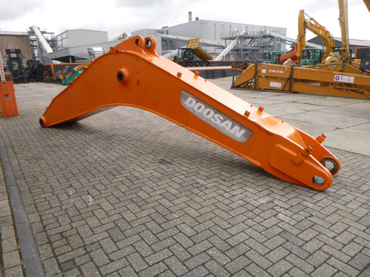 DOOSAN DX480/DX520/DX530 - Poom - Ekskavaator: pilt 1 DOOSAN DX480/DX520/DX530 - Poom - Ekskavaator: pilt 1