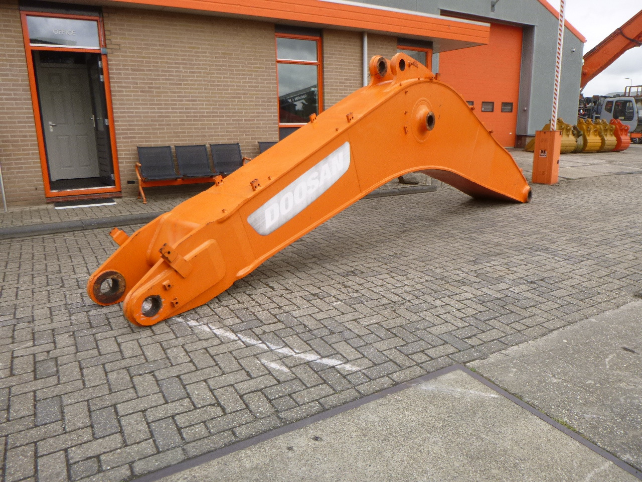 DOOSAN DX480/DX520/DX530 - Poom - Ekskavaator: pilt 2 DOOSAN DX480/DX520/DX530 - Poom - Ekskavaator: pilt 2