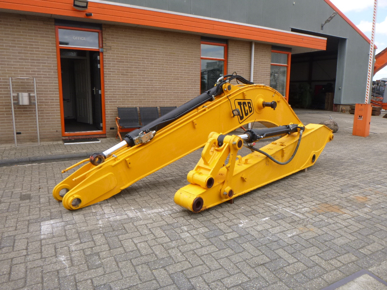 JCB JS200/JS210/JS220 - Poom - Lintekskavaator: pilt 1 JCB JS200/JS210/JS220 - Poom - Lintekskavaator: pilt 1