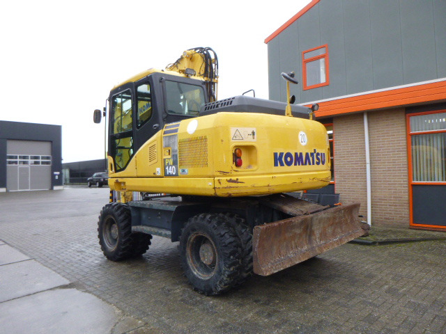 KOMATSU PW140-7 - Ratastel ekskavaator: pilt 3 KOMATSU PW140-7 - Ratastel ekskavaator: pilt 3