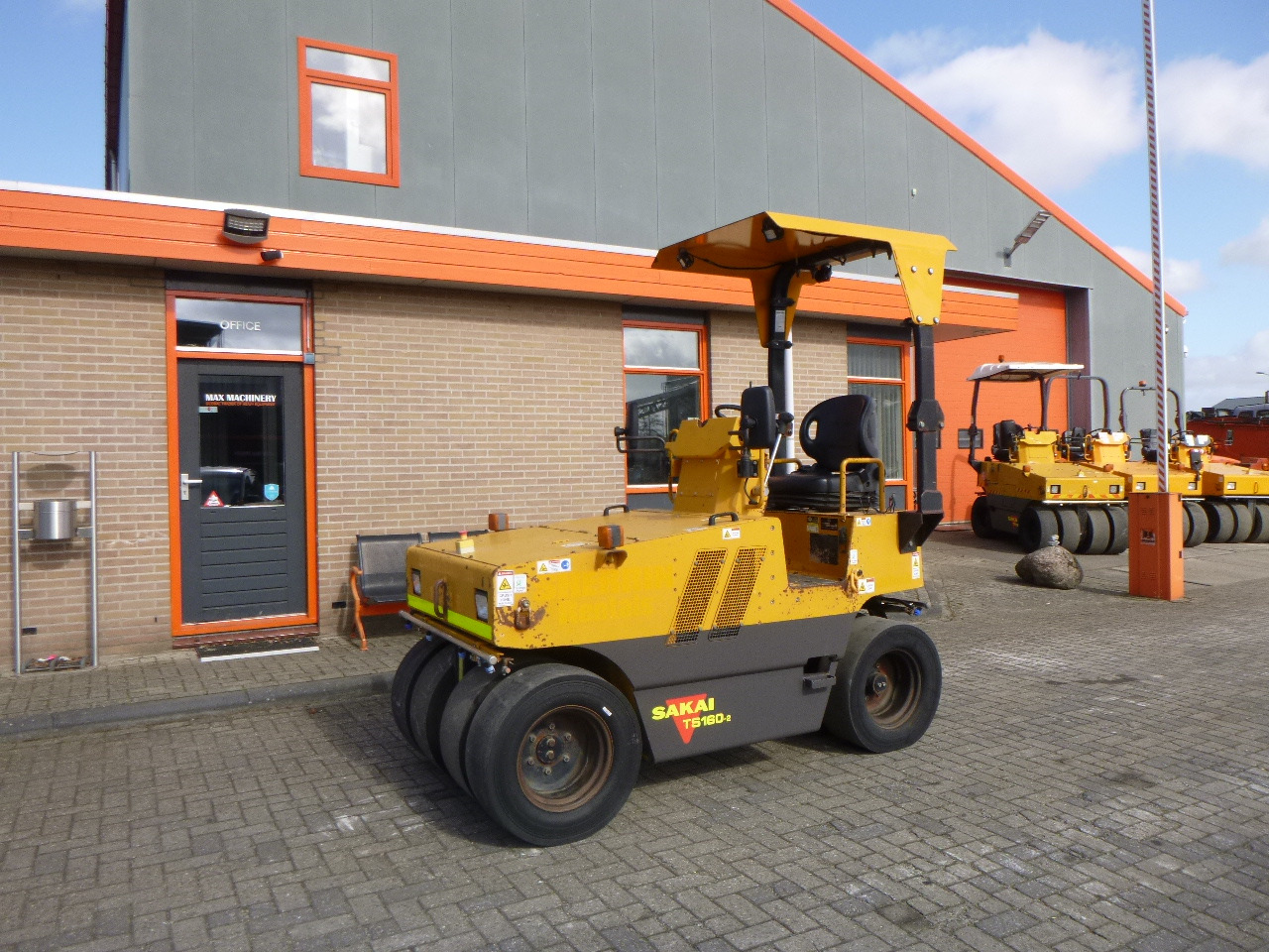 SAKAI TS160-2 - Pneumaatiline teerull: pilt 2 SAKAI TS160-2 - Pneumaatiline teerull: pilt 2