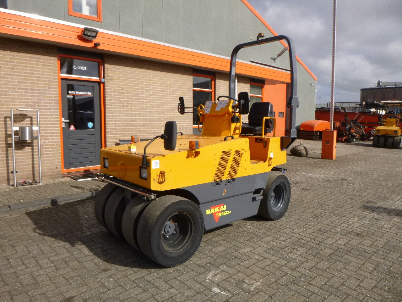 SAKAI TS160-2 - Pneumaatiline teerull: pilt 2 SAKAI TS160-2 - Pneumaatiline teerull: pilt 2