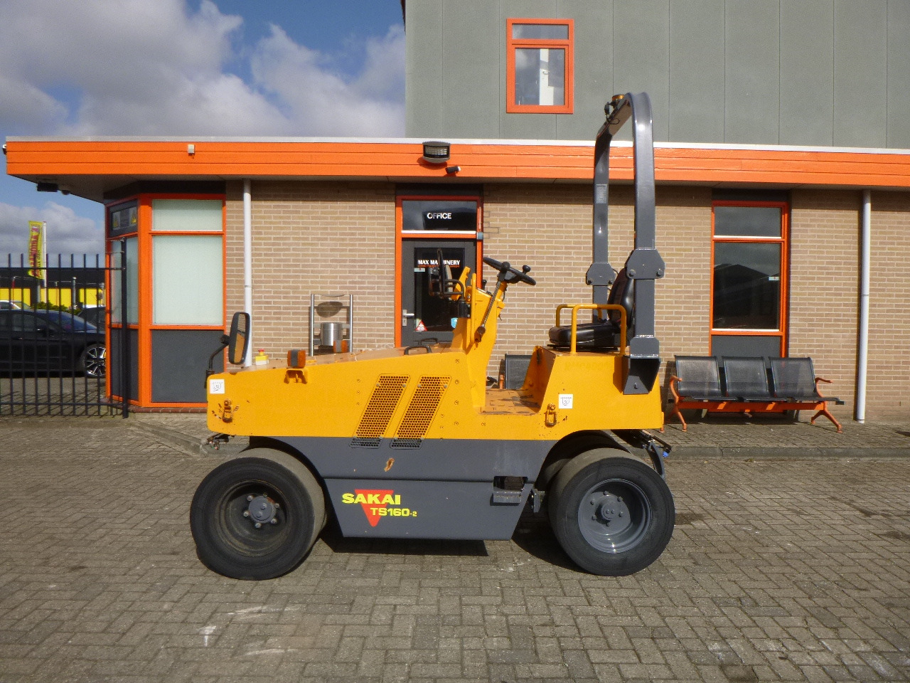 SAKAI TS160-2 - Pneumaatiline teerull: pilt 1 SAKAI TS160-2 - Pneumaatiline teerull: pilt 1