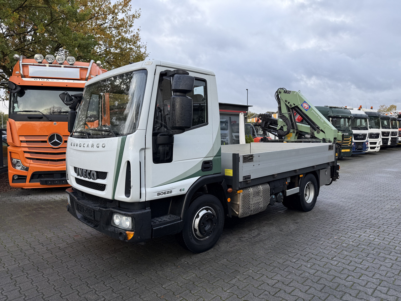Iveco EuroCargo 80E22 Kran HMF 735 bis 15 Meter - Kraanaga veoauto, Madelveok/ Platvormveok: pilt 1 Iveco EuroCargo 80E22 Kran HMF 735 bis 15 Meter - Kraanaga veoauto, Madelveok/ Platvormveok: pilt 1
