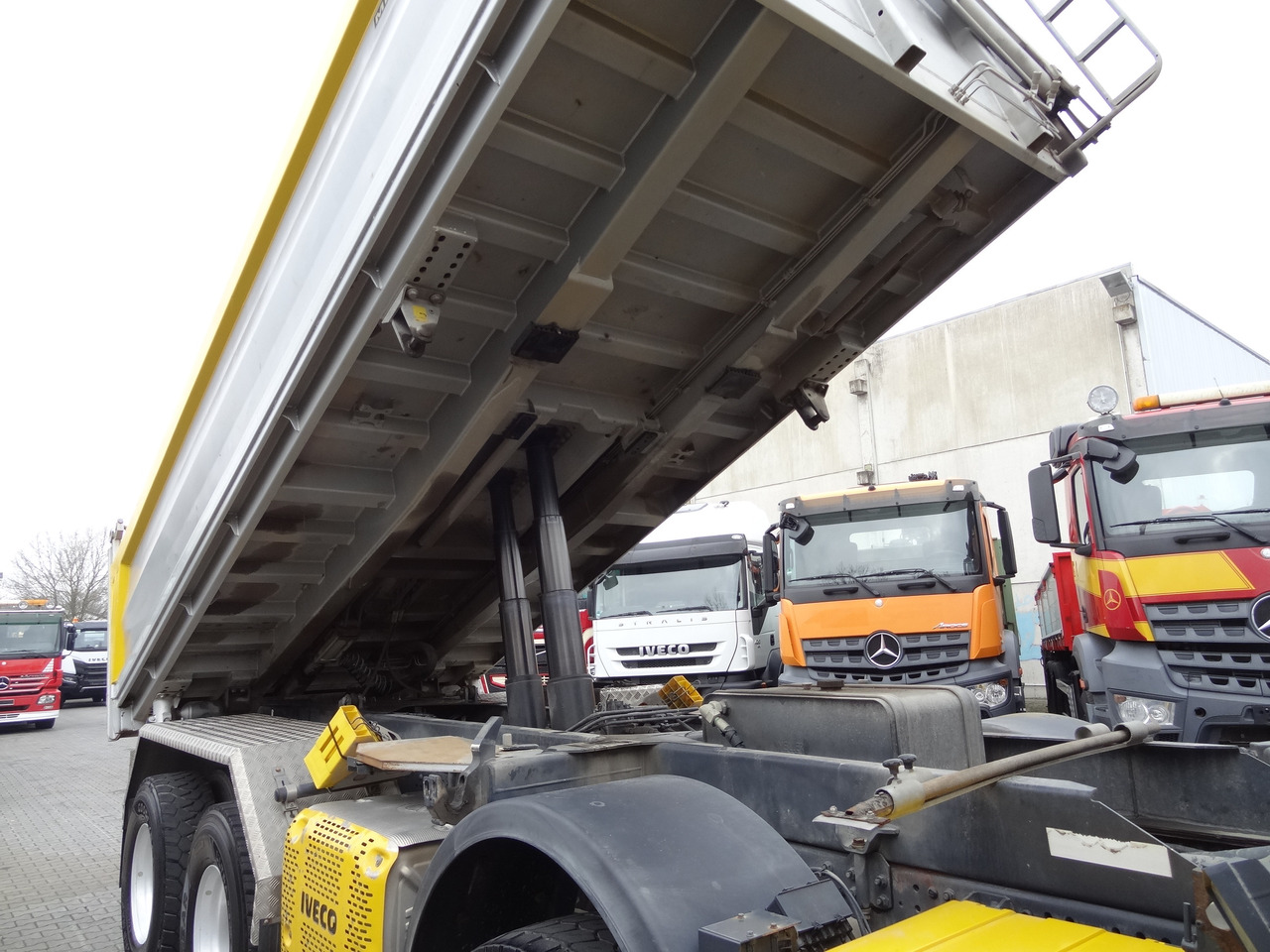 Iveco Trakker 450 8X4 Meiller - Kallurauto: pilt 4 Iveco Trakker 450 8X4 Meiller - Kallurauto: pilt 4