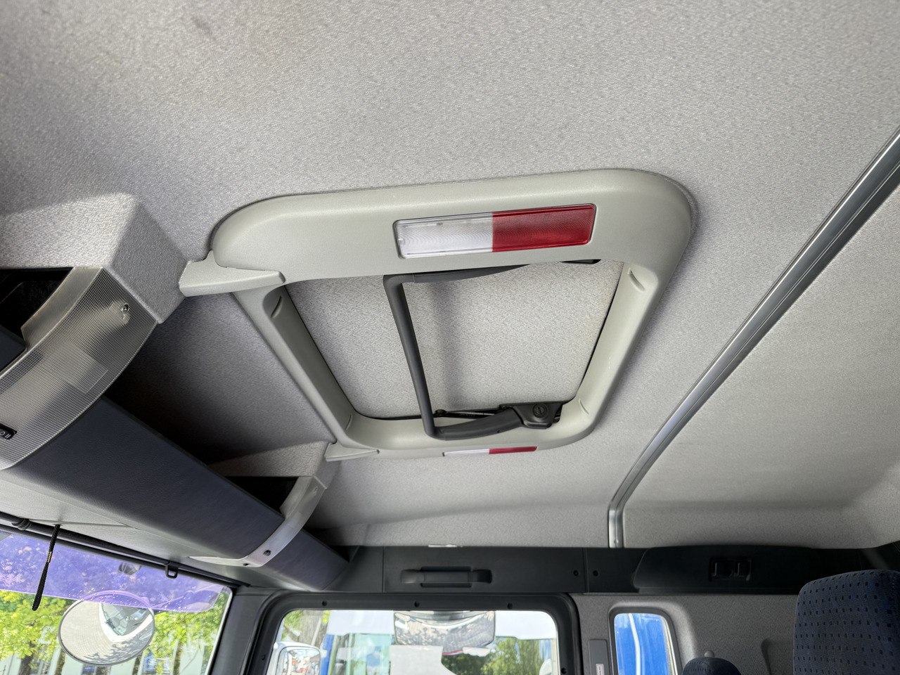 MAN TGA 18.350 4X2 LL Fahrschule - Konteinerveduk/ Tõstukiga veoauto: pilt 2 MAN TGA 18.350 4X2 LL Fahrschule - Konteinerveduk/ Tõstukiga veoauto: pilt 2