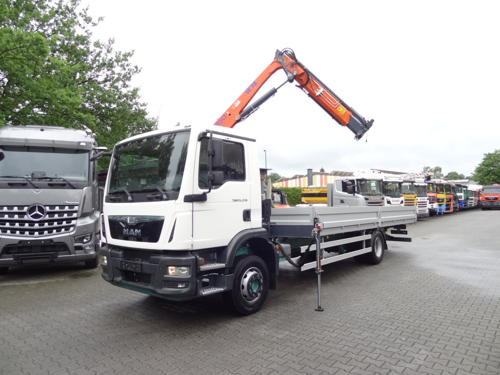 MAN TGM 15.250 Pesci SE78/2 Kran - Madelveok/ Platvormveok, Kraanaga veoauto: pilt 1 MAN TGM 15.250 Pesci SE78/2 Kran - Madelveok/ Platvormveok, Kraanaga veoauto: pilt 1