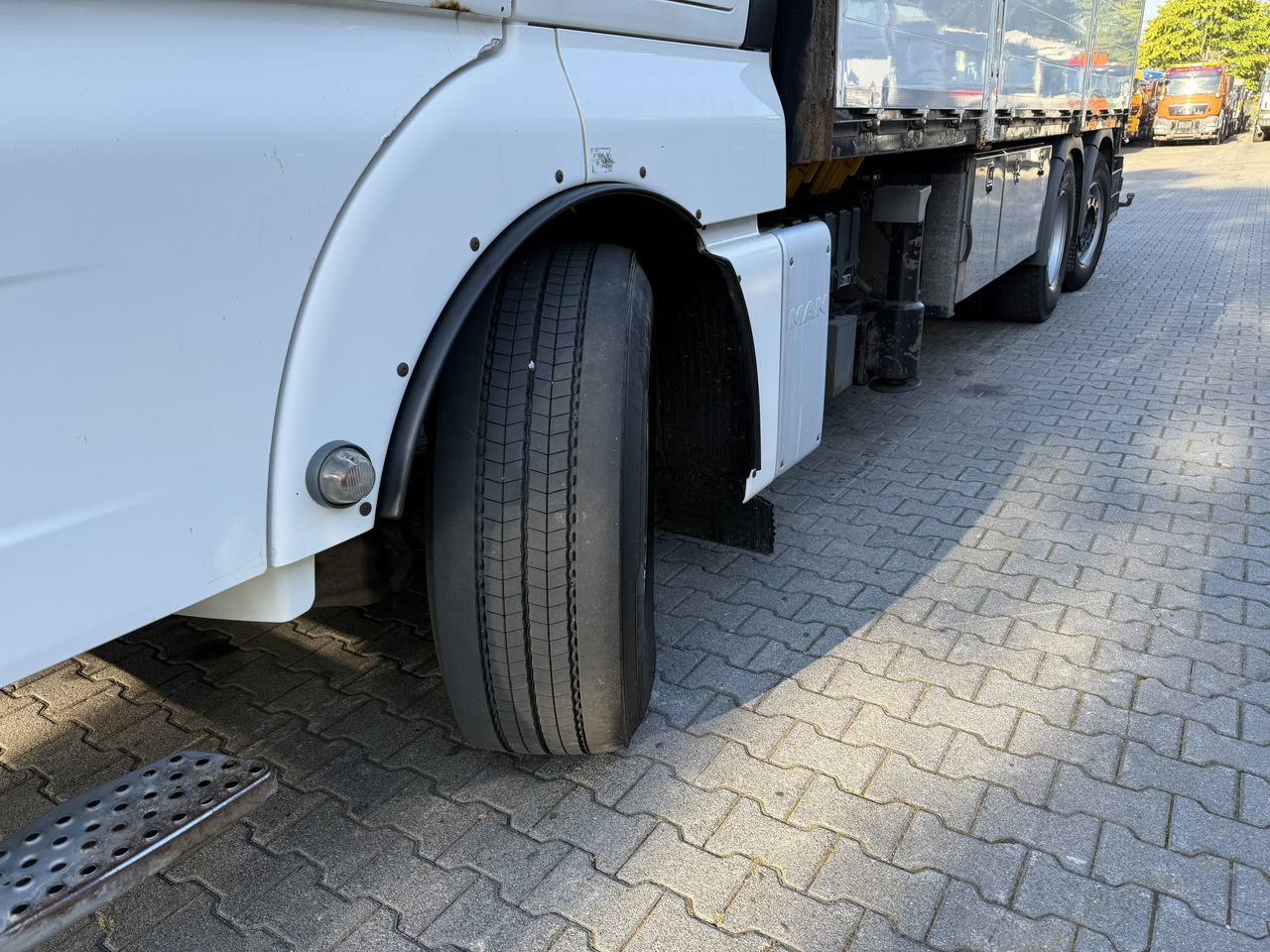 MAN TGX 26.480 6X2 Hiab 422 Bj 2017 bis 30 Meter - Kraanaga veoauto, Madelveok/ Platvormveok: pilt 2 MAN TGX 26.480 6X2 Hiab 422 Bj 2017 bis 30 Meter - Kraanaga veoauto, Madelveok/ Platvormveok: pilt 2