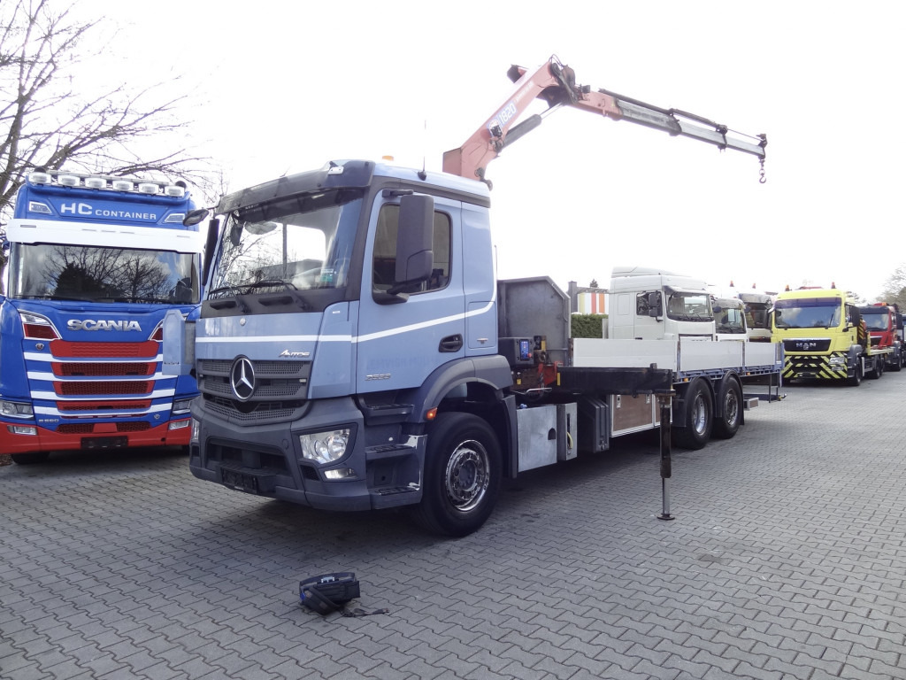 Mercedes-Benz Actros 2533 6X2 HMF 1820 Langmaterial - Madelveok/ Platvormveok, Kraanaga veoauto: pilt 1 Mercedes-Benz Actros 2533 6X2 HMF 1820 Langmaterial - Madelveok/ Platvormveok, Kraanaga veoauto: pilt 1