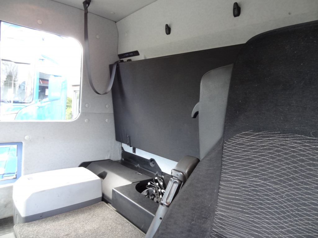 Mercedes-Benz Actros 2533 6X2 HMF 1820 Langmaterial - Madelveok/ Platvormveok, Kraanaga veoauto: pilt 5 Mercedes-Benz Actros 2533 6X2 HMF 1820 Langmaterial - Madelveok/ Platvormveok, Kraanaga veoauto: pilt 5