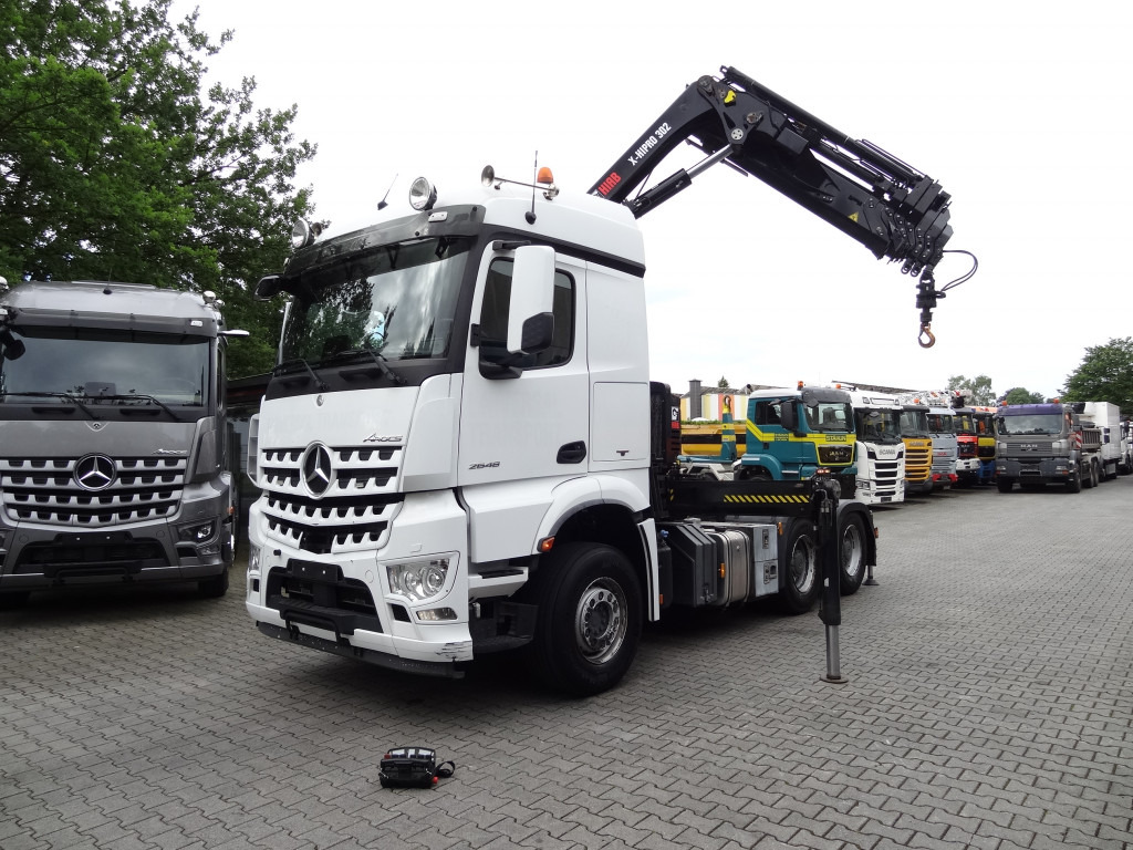 Mercedes-Benz Arocs 2648 LS 6X4 Kran Hiab X-HiPro 302 - Kraanaga veoauto, Sadulveok: pilt 1 Mercedes-Benz Arocs 2648 LS 6X4 Kran Hiab X-HiPro 302 - Kraanaga veoauto, Sadulveok: pilt 1