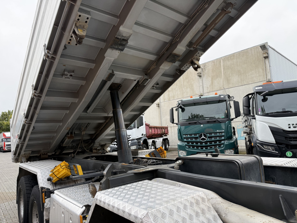 Mercedes-Benz Arocs 3246K 8X4 Meiller - Kallurauto: pilt 2 Mercedes-Benz Arocs 3246K 8X4 Meiller - Kallurauto: pilt 2