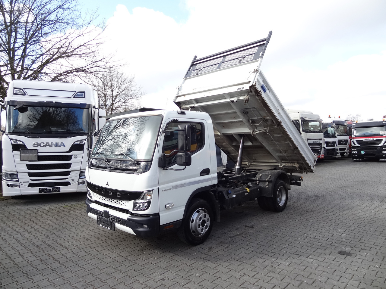 Mitsubishi Fuso 7C18 Meiller - Kallurauto: pilt 1 Mitsubishi Fuso 7C18 Meiller - Kallurauto: pilt 1
