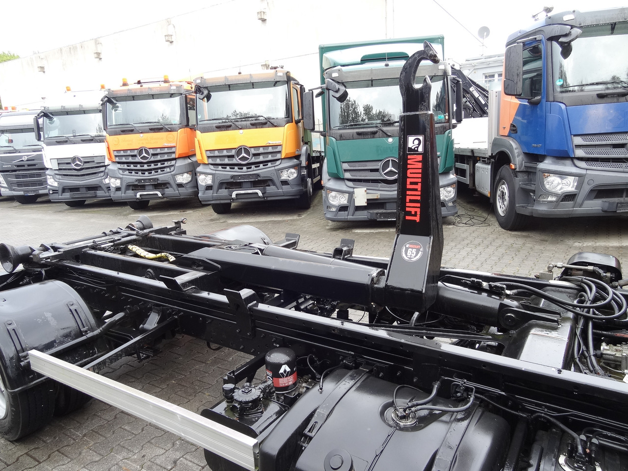 Renault D180.75 Haken Multilift - Konkstõstukiga veoauto: pilt 2 Renault D180.75 Haken Multilift - Konkstõstukiga veoauto: pilt 2