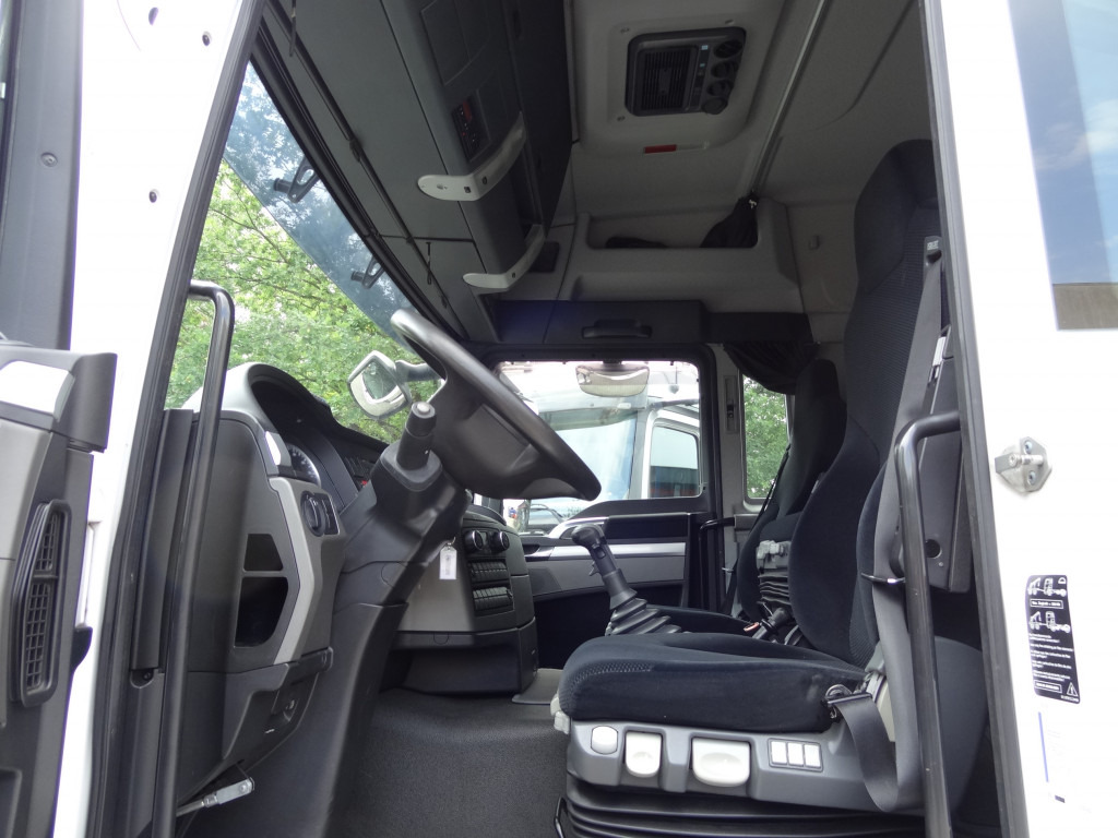 MAN TGS 18.320 LLS Fahrschule/ driving school - Sadulveok: pilt 2 MAN TGS 18.320 LLS Fahrschule/ driving school - Sadulveok: pilt 2