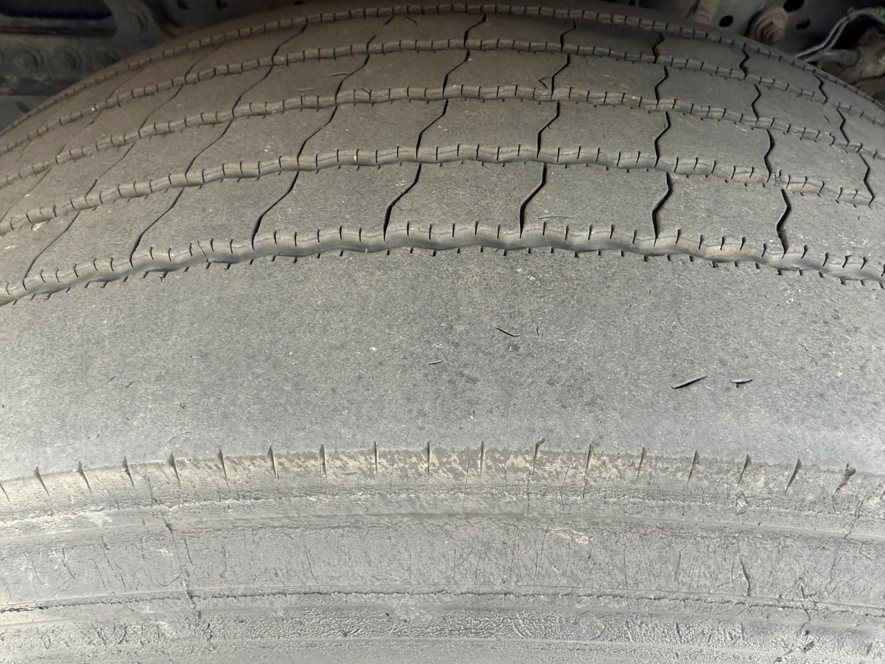 Mercedes-Benz Actros 1842LS Kran HMF 2020 bis 18 Meter - Sadulveok: pilt 2 Mercedes-Benz Actros 1842LS Kran HMF 2020 bis 18 Meter - Sadulveok: pilt 2