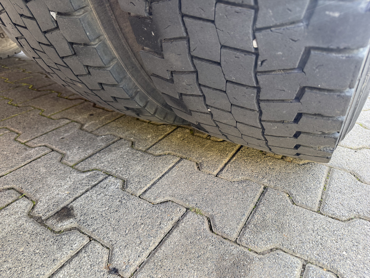 Scania R380 6X2*4 Kipper mit Kran HIAB 220 - Kallurauto, Kraanaga veoauto: pilt 4 Scania R380 6X2*4 Kipper mit Kran HIAB 220 - Kallurauto, Kraanaga veoauto: pilt 4