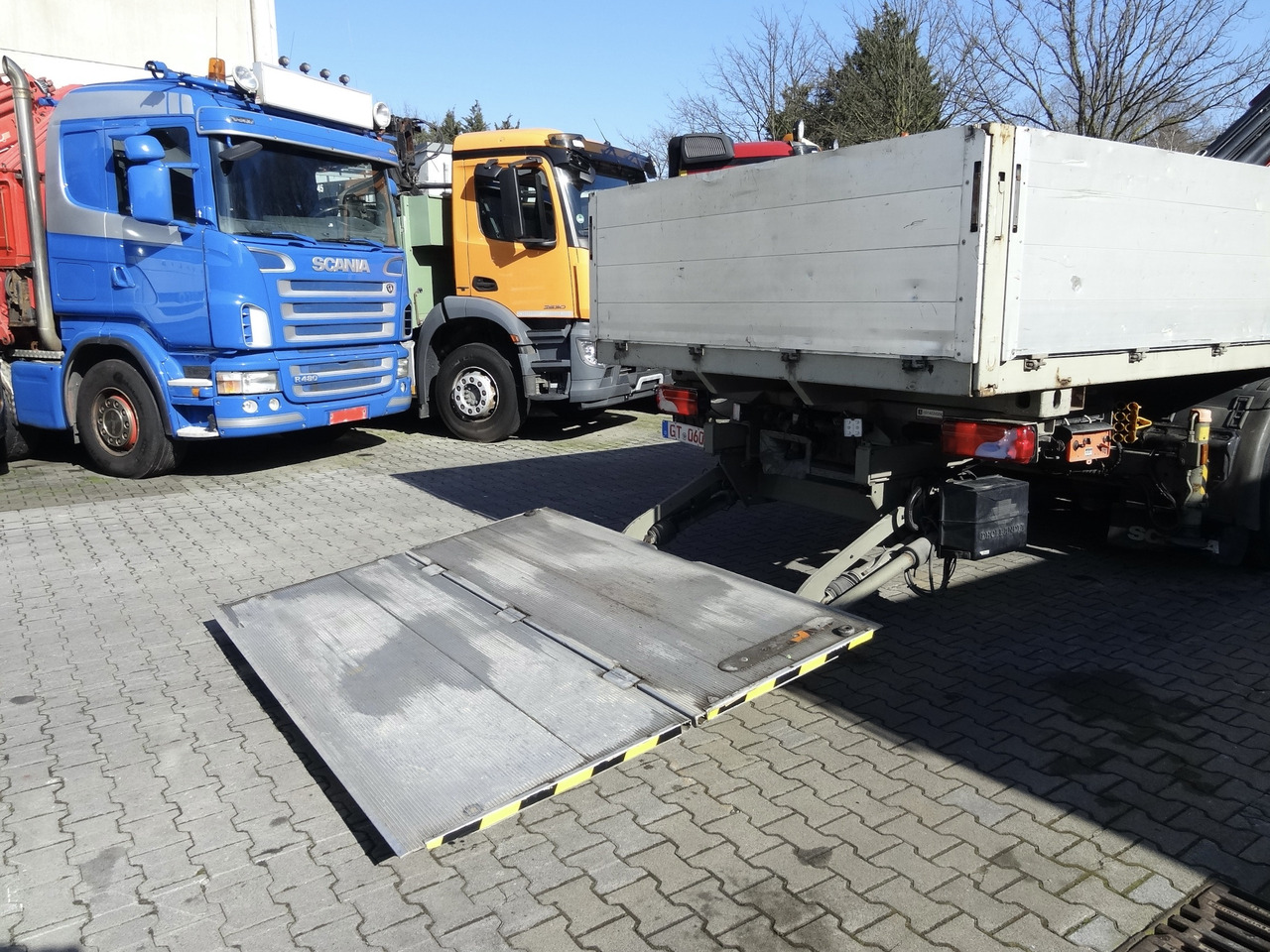 Scania R440 6X2*4 Kran HMF 3000 bis 30 Meter - Madelveok/ Platvormveok, Kraanaga veoauto: pilt 4 Scania R440 6X2*4 Kran HMF 3000 bis 30 Meter - Madelveok/ Platvormveok, Kraanaga veoauto: pilt 4