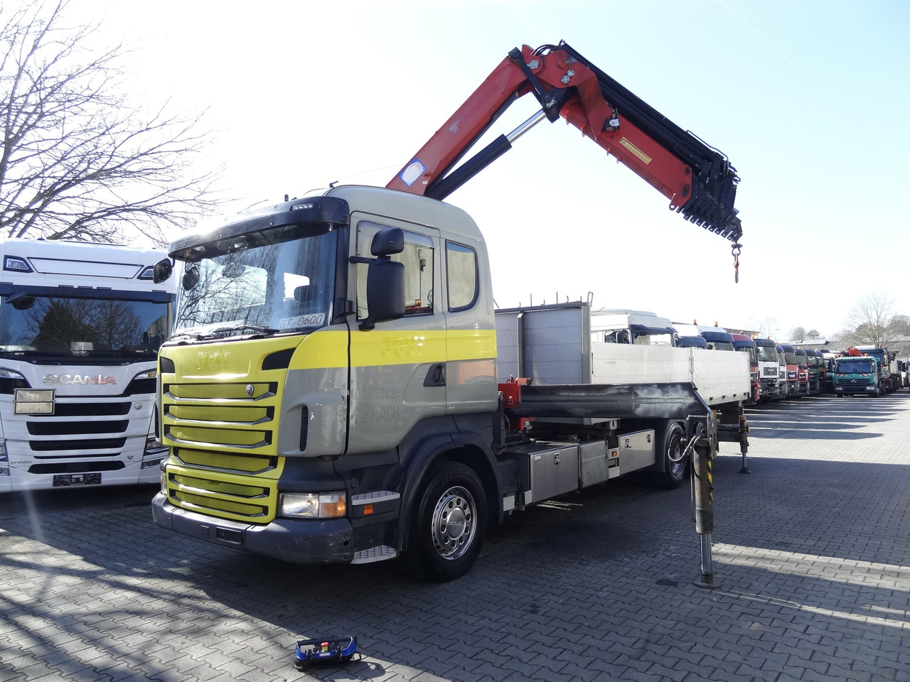 Scania R440 6X2*4 Kran HMF 3000 bis 30 Meter - Madelveok/ Platvormveok, Kraanaga veoauto: pilt 1 Scania R440 6X2*4 Kran HMF 3000 bis 30 Meter - Madelveok/ Platvormveok, Kraanaga veoauto: pilt 1