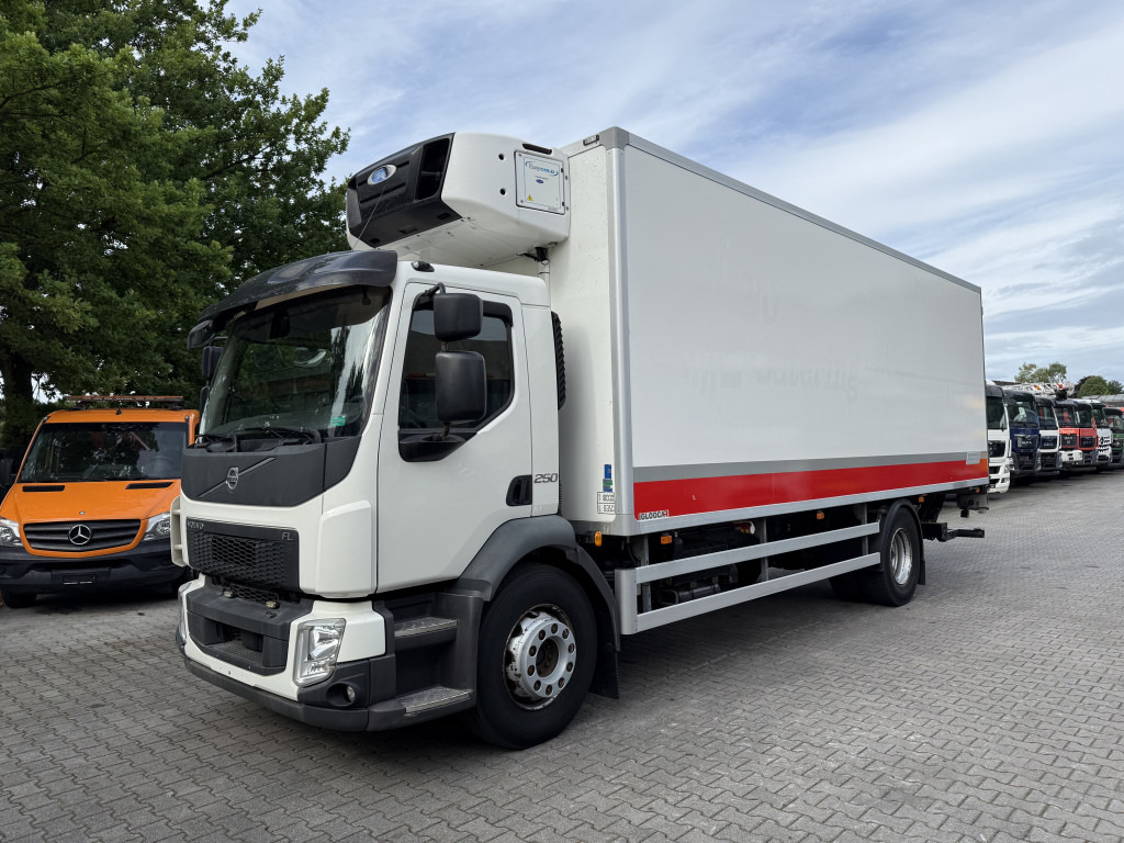 Volvo FL250.18 Carrier Supra 850Mt - Külmutiga veoauto: pilt 1 Volvo FL250.18 Carrier Supra 850Mt - Külmutiga veoauto: pilt 1