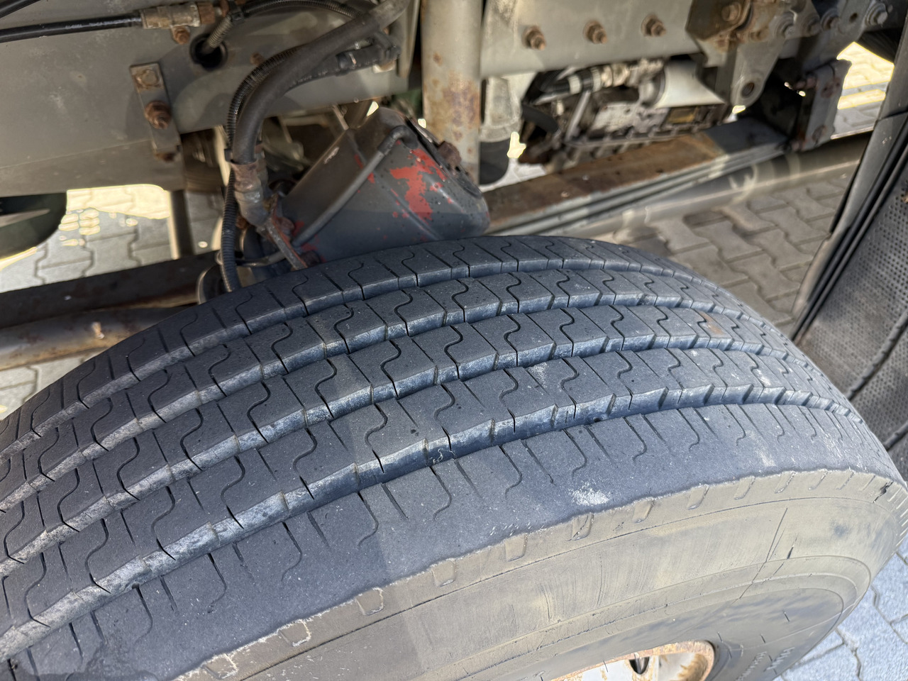 Volvo FM12 420 4X4 Kran MKG 300 bis 24 Meter - Madelveok/ Platvormveok, Kraanaga veoauto: pilt 5 Volvo FM12 420 4X4 Kran MKG 300 bis 24 Meter - Madelveok/ Platvormveok, Kraanaga veoauto: pilt 5