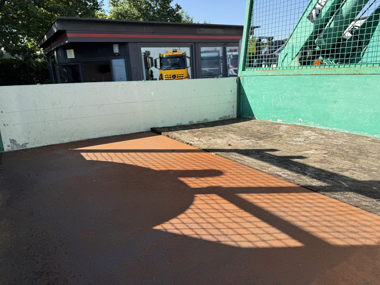 Volvo FM12 420 4X4 Kran MKG 300 bis 24 Meter - Madelveok/ Platvormveok, Kraanaga veoauto: pilt 2 Volvo FM12 420 4X4 Kran MKG 300 bis 24 Meter - Madelveok/ Platvormveok, Kraanaga veoauto: pilt 2