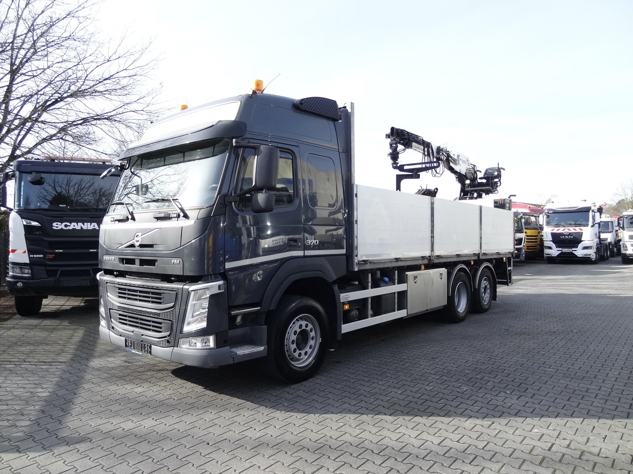 Volvo FM370 6X2*4 Kennis K14 Kran - Kraanaga veoauto, Madelveok/ Platvormveok: pilt 1 Volvo FM370 6X2*4 Kennis K14 Kran - Kraanaga veoauto, Madelveok/ Platvormveok: pilt 1