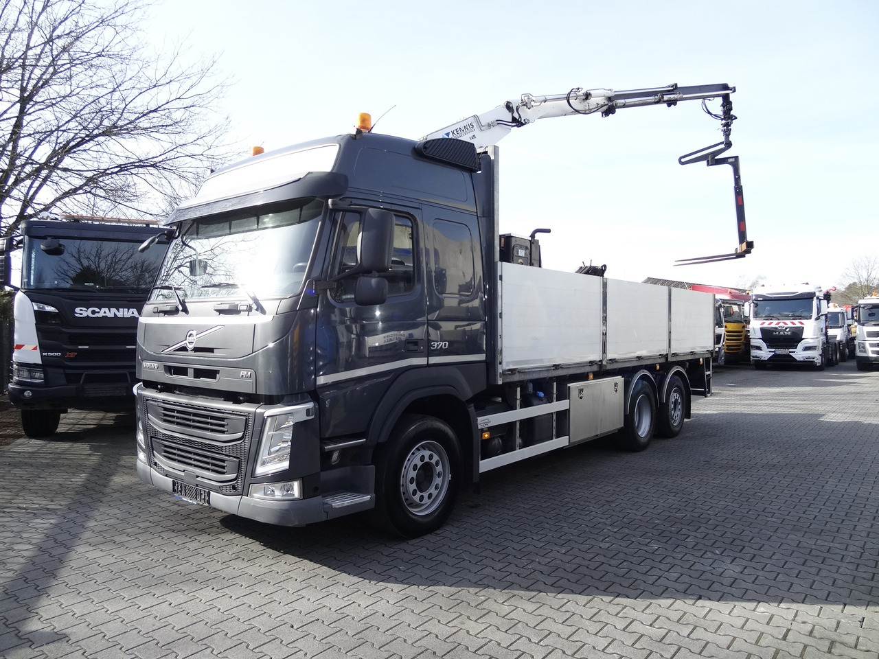Volvo FM370 6X2*4 Kennis K14 Kran - Madelveok/ Platvormveok, Kraanaga veoauto: pilt 1 Volvo FM370 6X2*4 Kennis K14 Kran - Madelveok/ Platvormveok, Kraanaga veoauto: pilt 1